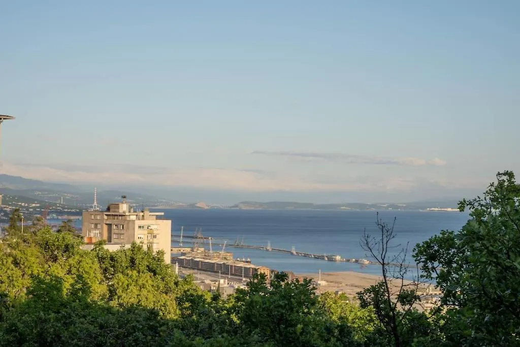 Apartment Luna Rijeka