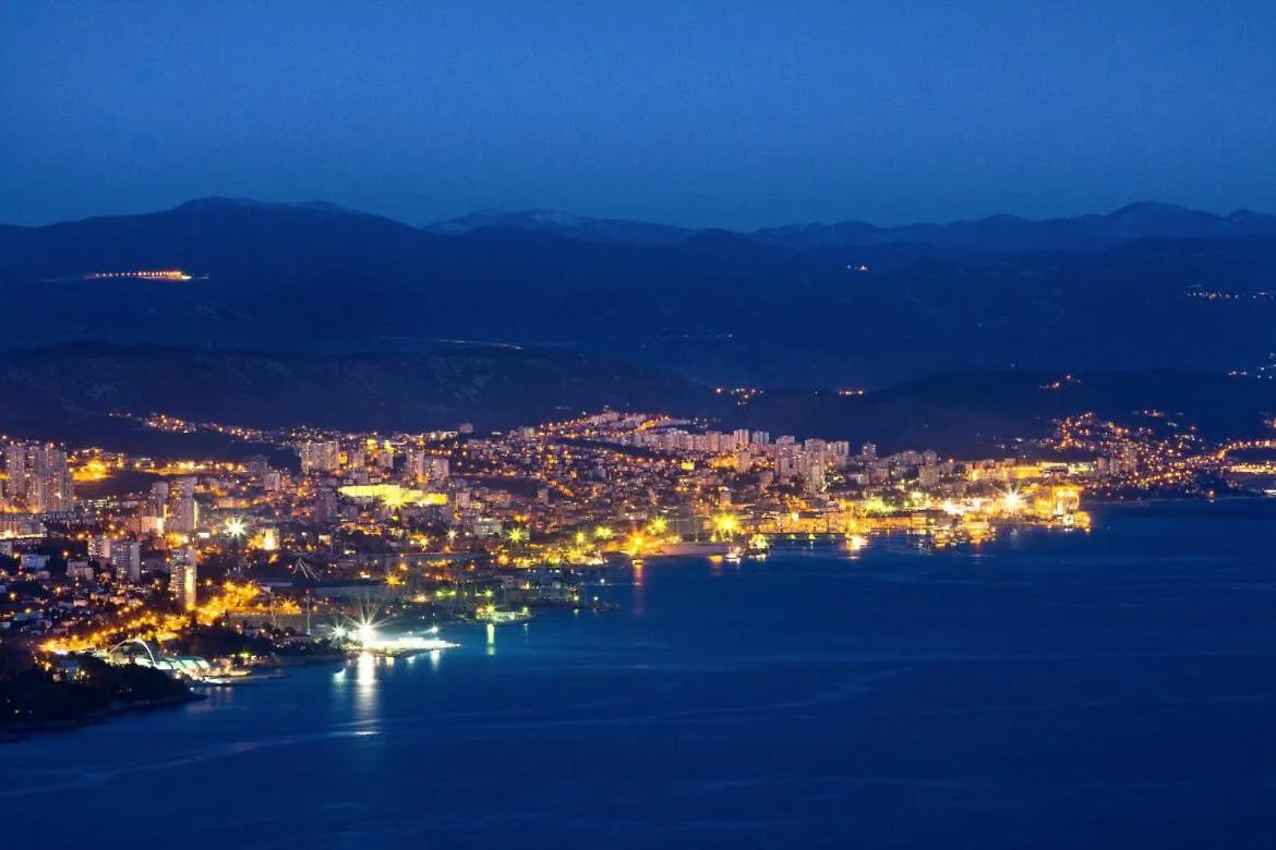 Apartment Luna Rijeka